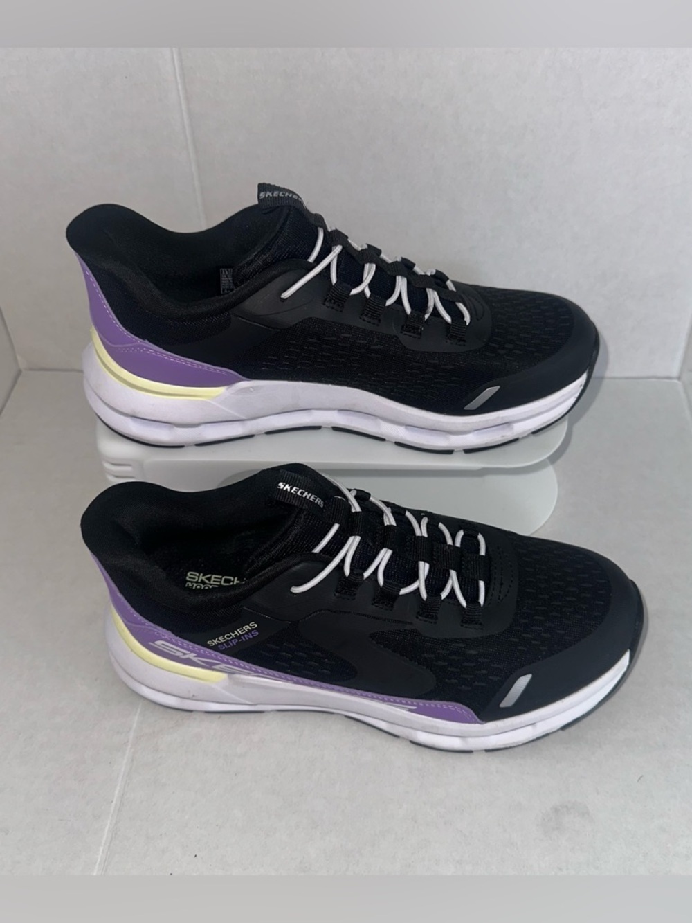 Skechers Women's Hands Free Sneakers, Glide-Step + -Vista Lane size 3.5